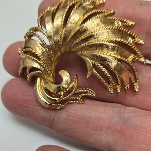 Monet Elegant Gold Feather Brooch